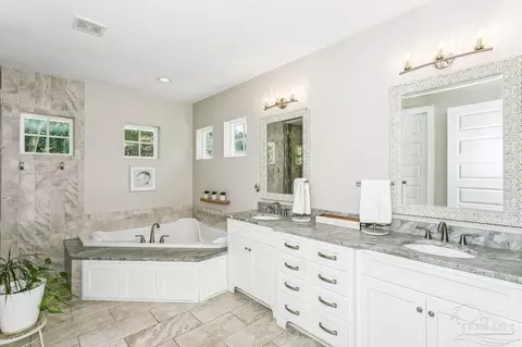 Bath - 7677 Petersen Pt Rd, Milton, FL 32583 photo 1 of 5