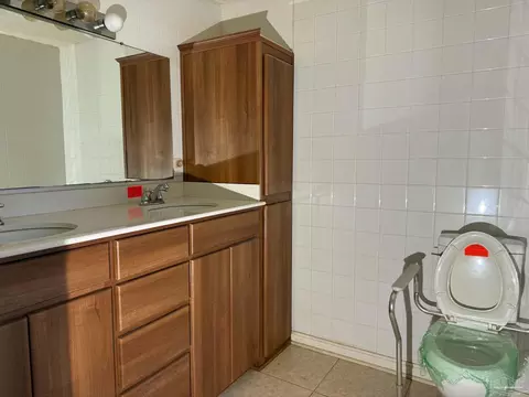 Bath - 5749 Windermere Trce, Pace, FL 32571 photo 2 of 2