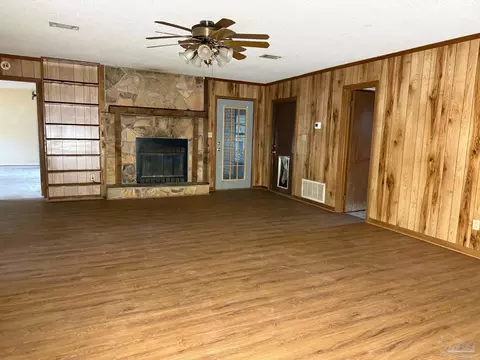 Living - 5749 Windermere Trce, Pace, FL 32571 photo 2 of 2