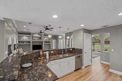 Kitchen - 5637 Firestone Dr, Pace, FL 32571 photo 4 of 5