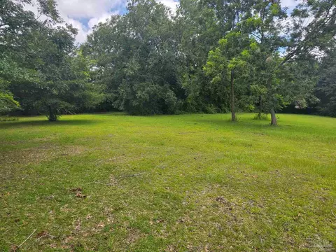 Exterior - 6200 Arthur Brown Rd, Mcdavid, FL 32568 photo 9 of 14