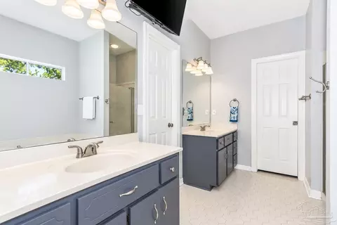 Bath - 5232 Emerald Dr, Pace, FL 32571 photo 1 of 5