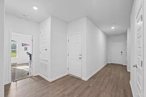 Entry Way - 894 Jesse Dr, Cantonment, FL 32533 photo 3 of 5