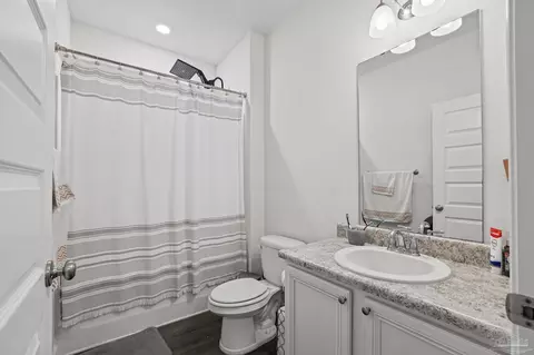 Bath - 894 Jesse Dr, Cantonment, FL 32533 photo 1 of 2