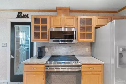 Kitchen - 2352 Silversides Loop, Pensacola, FL 32526 photo 2 of 3