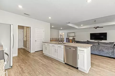 Kitchen - 8024 Silver Maple Dr, Milton, FL 32583 photo 2 of 3