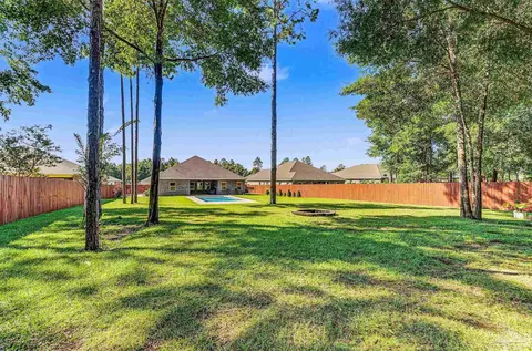 Exterior - 8024 Silver Maple Dr, Milton, FL 32583 photo 6 of 10