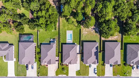 View/Area - 8024 Silver Maple Dr, Milton, FL 32583 photo 2 of 5