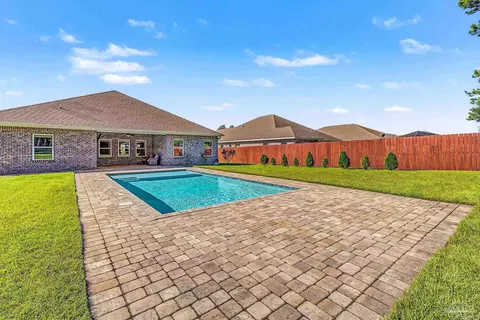 Exterior - 8024 Silver Maple Dr, Milton, FL 32583 photo 4 of 10