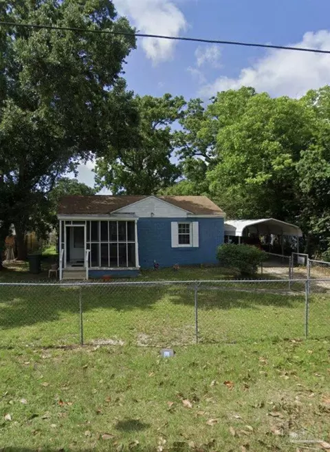 102 Cavalier Dr, Pensacola, FL 32507