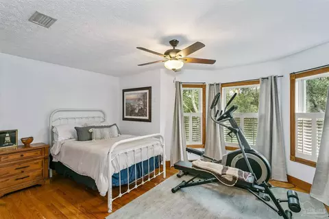 Bedroom - 1978 Tanbark Dr, Milton, FL 32583 photo 3 of 6