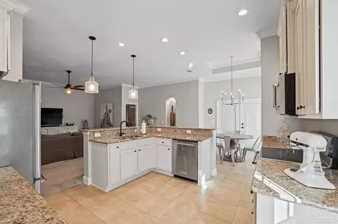 Kitchen - 5844 Dunridge Dr, Pace, FL 32571 photo 4 of 6