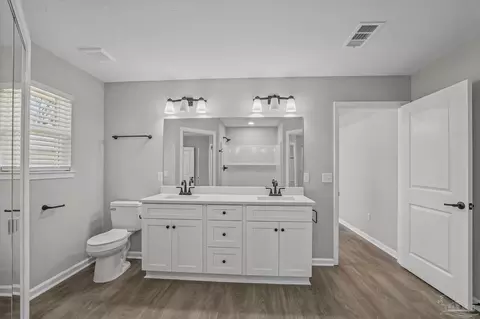Bath - 5930 Clark Rd, Milton, FL 32570 photo 2 of 3