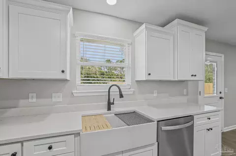 Kitchen - 5930 Clark Rd, Milton, FL 32570 photo 2 of 2