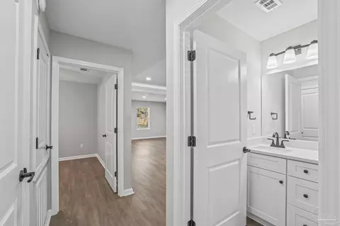 Entry Way - 5930 Clark Rd, Milton, FL 32570 photo 4 of 5