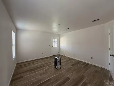 Living - 3272 Damon Dr, Milton, FL 32583 photo 2 of 5