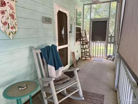 Exterior - 5032 Camp Ground Rd, Milton, FL 32583 photo 2 of 8