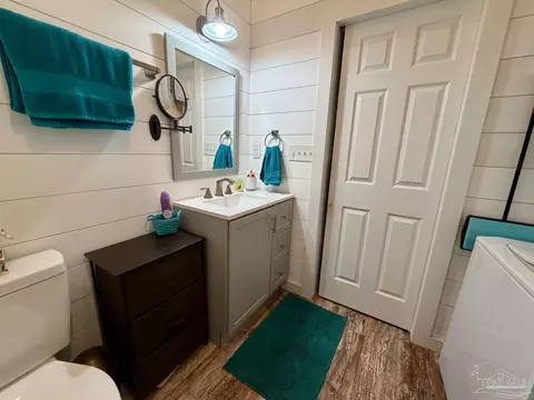 Bath - 5032 Camp Ground Rd, Milton, FL 32583 photo 2 of 2