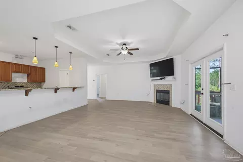Living - 110 Alicia Dr, Crestview, FL 32536 photo 3 of 3