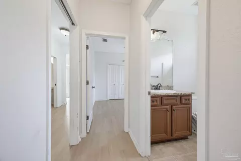 Entry Way - 110 Alicia Dr, Crestview, FL 32536 photo 4 of 7