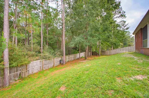 Exterior - 110 Alicia Dr, Crestview, FL 32536 photo 3 of 4