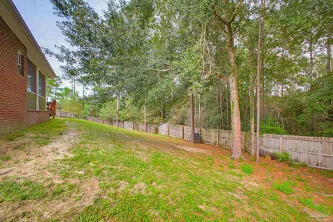 Exterior - 110 Alicia Dr, Crestview, FL 32536 photo 4 of 4