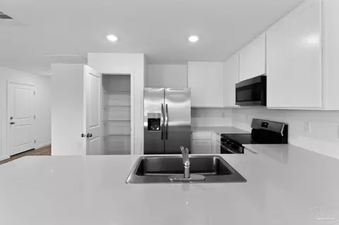Kitchen - 6493 Buckthorn Cir #HS 9J, Pace, FL 32571 photo 2 of 2