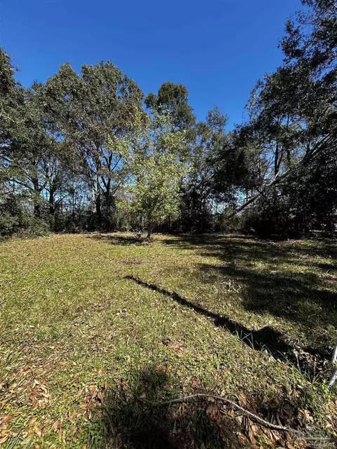 1012 Fleming Bridge Rd, Milton, FL 32570 photo 3