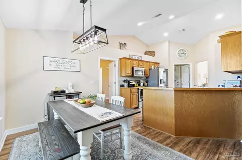 Dining - 3332 N Simmons Rd, Jay, FL 32565 photo 3 of 3