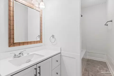 Bath - 1886 Lodgepole Dr, Milton, FL 32583 photo 5 of 5