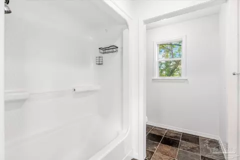 Bath - 1886 Lodgepole Dr, Milton, FL 32583 photo 4 of 5