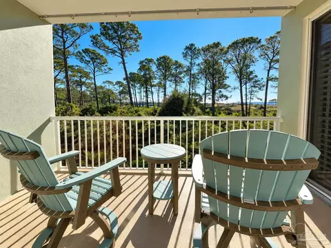 4060 Indigo Dr #111, Pensacola, FL 32507