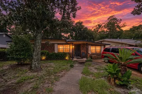 68 NE Carson Dr, Fort Walton Beach, FL 32548