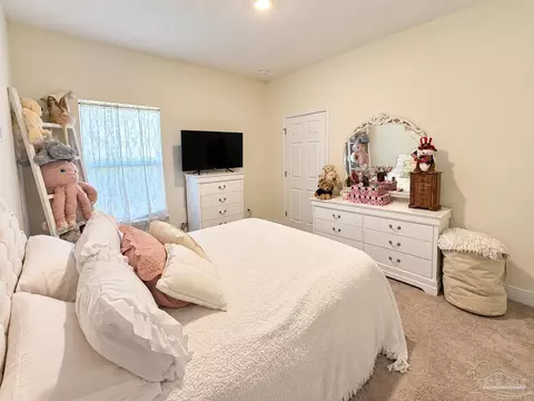 Bedroom - 7664 Piper Cir, Milton, FL 32583 photo 6 of 6