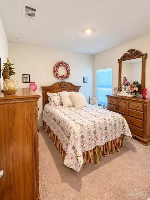 Bedroom - 7664 Piper Cir, Milton, FL 32583 photo 3 of 6
