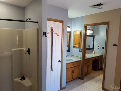 Bath - 1804 Kingstree Dr, Cantonment, FL 32533 photo 4 of 6