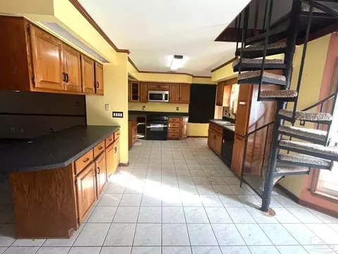 Kitchen - 1804 Kingstree Dr, Cantonment, FL 32533 photo 2 of 2