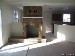 186 E Neeld, Inglis, FL 34449 photo 4