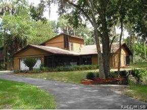 245 Palm St, Inglis, FL 34449 photo 2