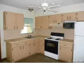 84 Risher Ave, Inglis, FL 34449 photo 5