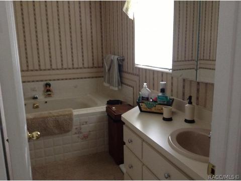 5859 W Pine Cir, Crystal River, FL 34429 photo 9