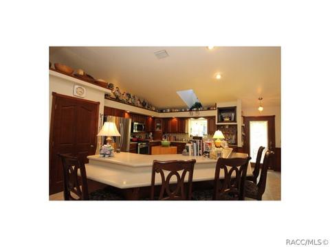 627 E Savoy St, Lecanto, FL 34461 photo 4