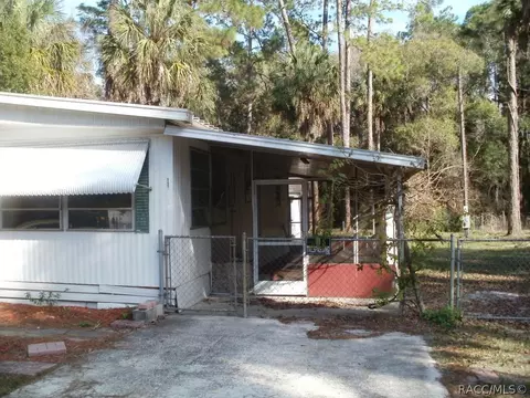 137 Park St, Inglis, FL 34449 photo 2