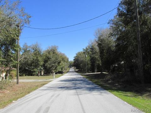 3596 E Maxwell Pl, Inverness, FL 34453 photo 2