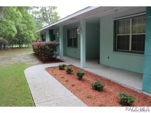 702 E Knightsbridge Pl, Lecanto, FL 34461 photo 2