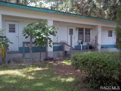 35 Pine St, Inglis, FL 34449 photo 2