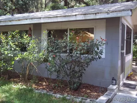 35 Pine St, Inglis, FL 34449 photo 5