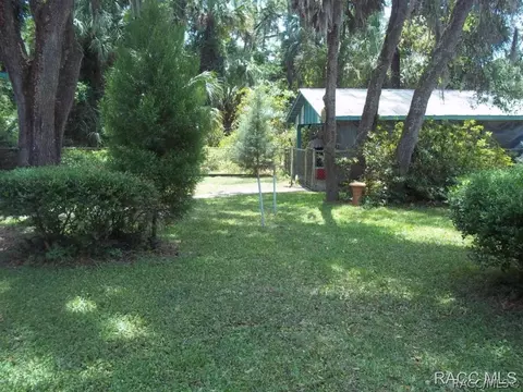 35 Pine St, Inglis, FL 34449 photo 3