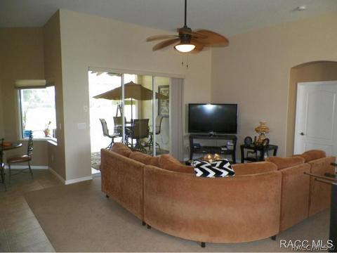 733 E Bismark St, Hernando, FL 34442 photo 3