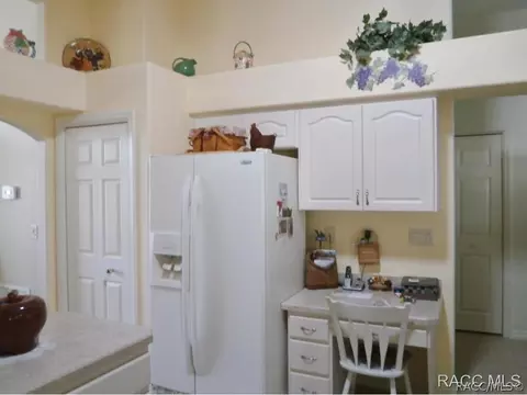 570 E Dakota Ct, Hernando, FL 34442 photo 13